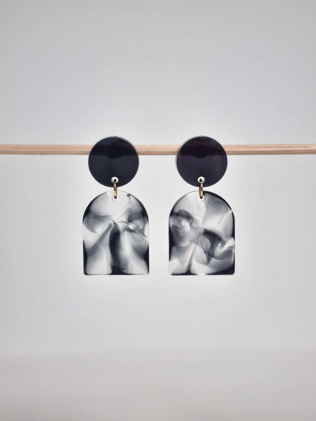 Puce et arche : noir marbré 1