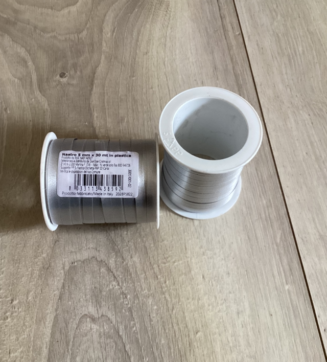 Ruban gris neuf 