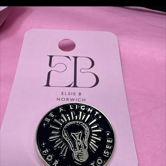 Be a light for all to see - Pin Badge