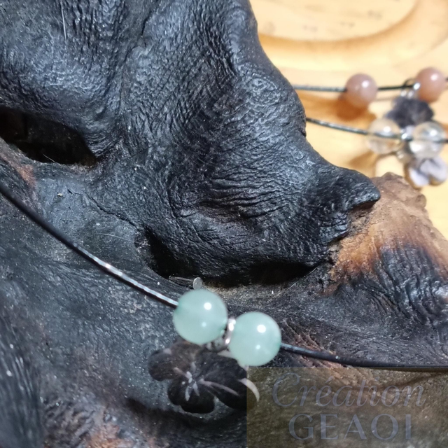 Collier hibiscus :Aventurine verte créer sur commande délai de 10 jours ouvrable