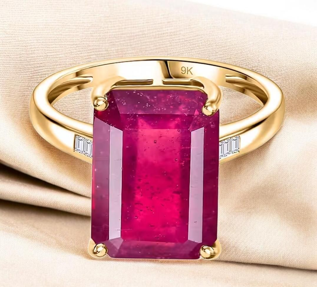 Stunning Natural Mozambique Solitaire Ruby & 9K Yellow Gold Ring.