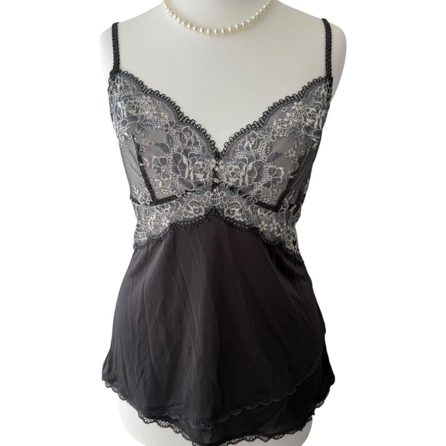 BNWT Japanese brand grey embroidered cups cami 