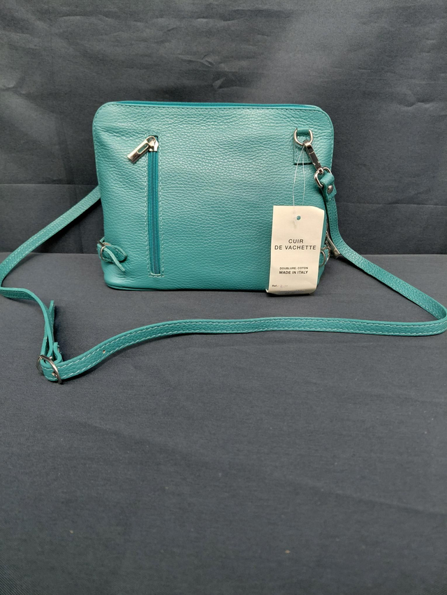Petit sac en cuir couleur turquoise 