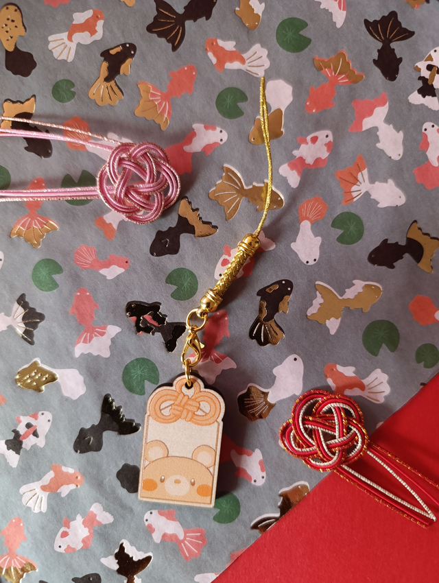 Omamori Holzanhänger Bär