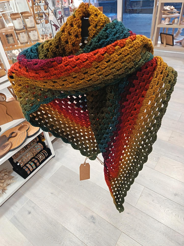 Châle en crochet (acrylique)