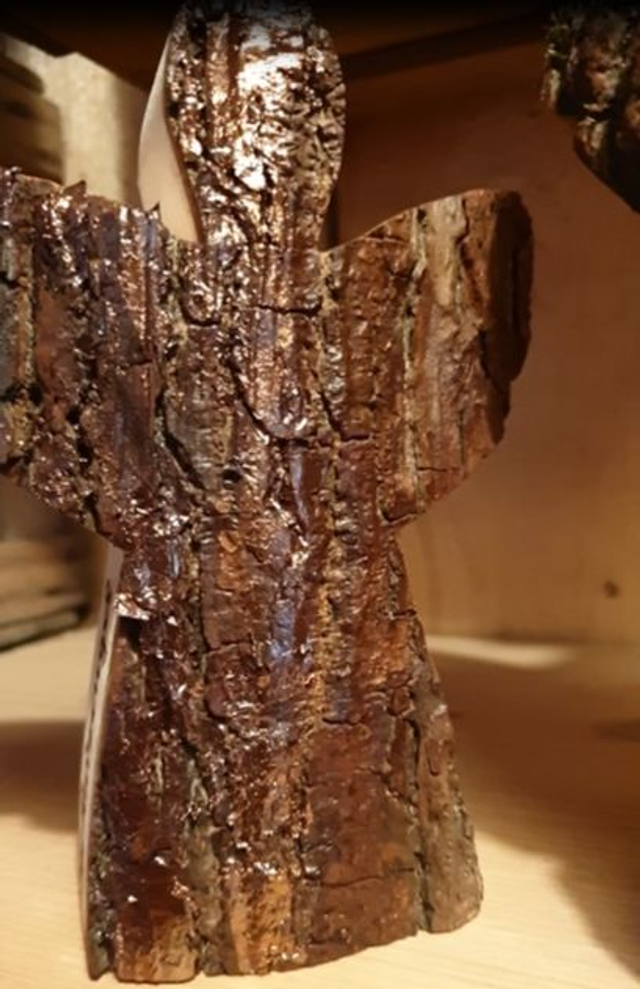 Schutzengel aus Holz – veredelt mit Oxyd-Black