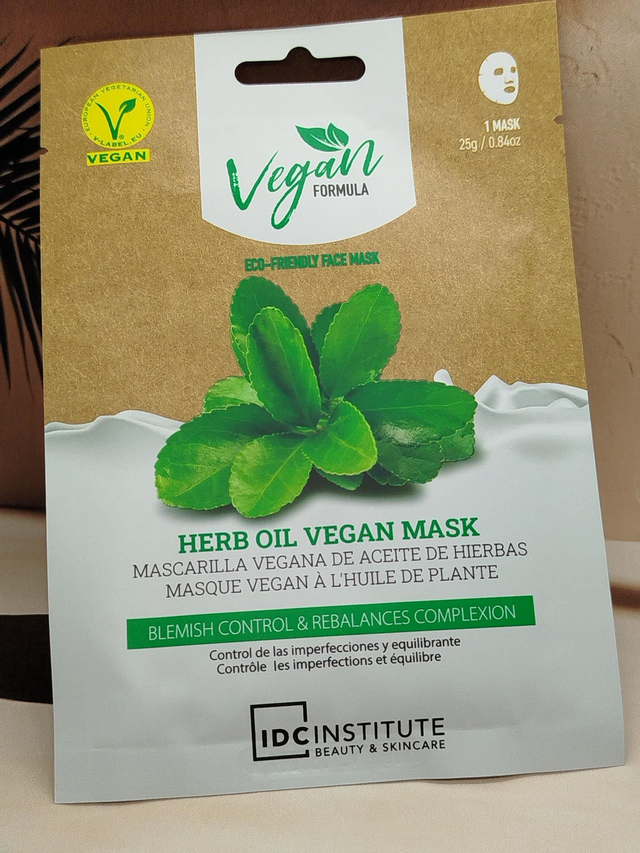 Masque Végan en tissu – Huile aux Herbes.