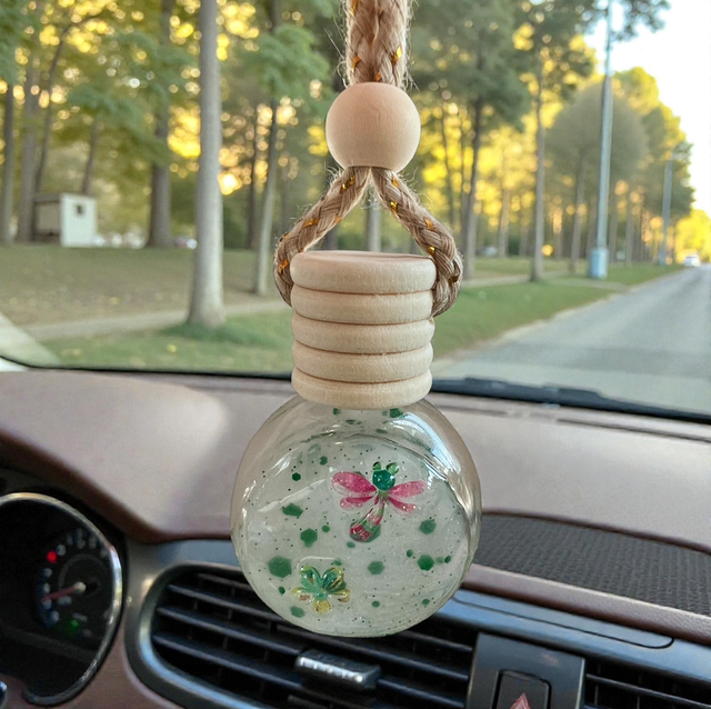 Handverzierter Auto-Lufterfrischer aus Glas – individuell befüllbar