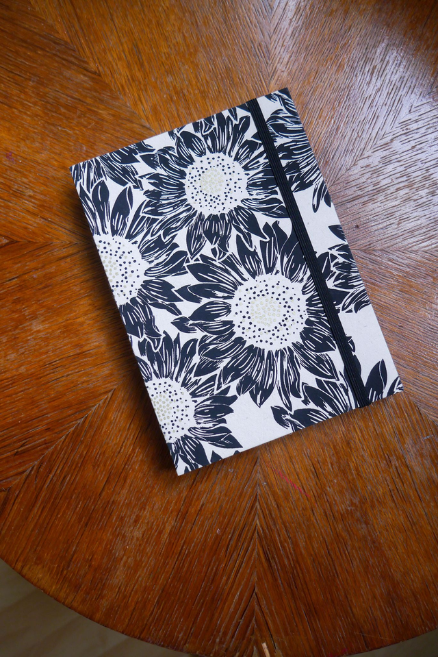Carnet A5 rigide tournesols noir & or