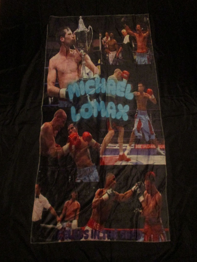 Michael 'The Look' Lomax ABA Champion Prizefighter 3 Boxer Picture Blanket (Blue Bubble)(75cm x 150cm)