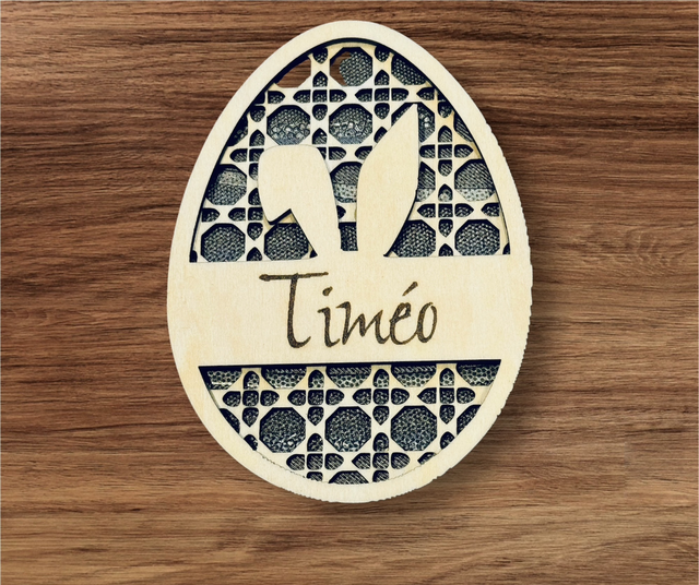 Petite suspension prénom Pâques 