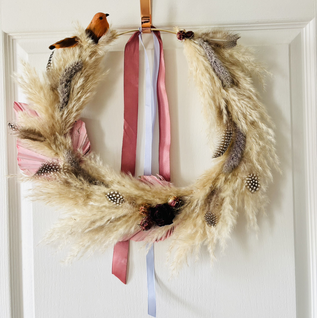 Pampas and robin large wreath 45cm