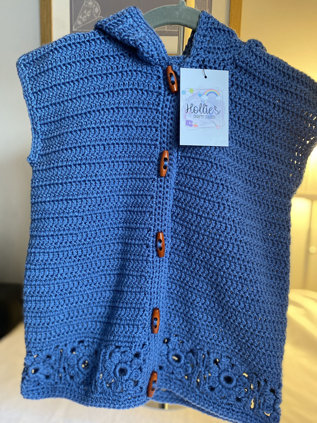 G3  Girls Hoodie, 28 inch chest.