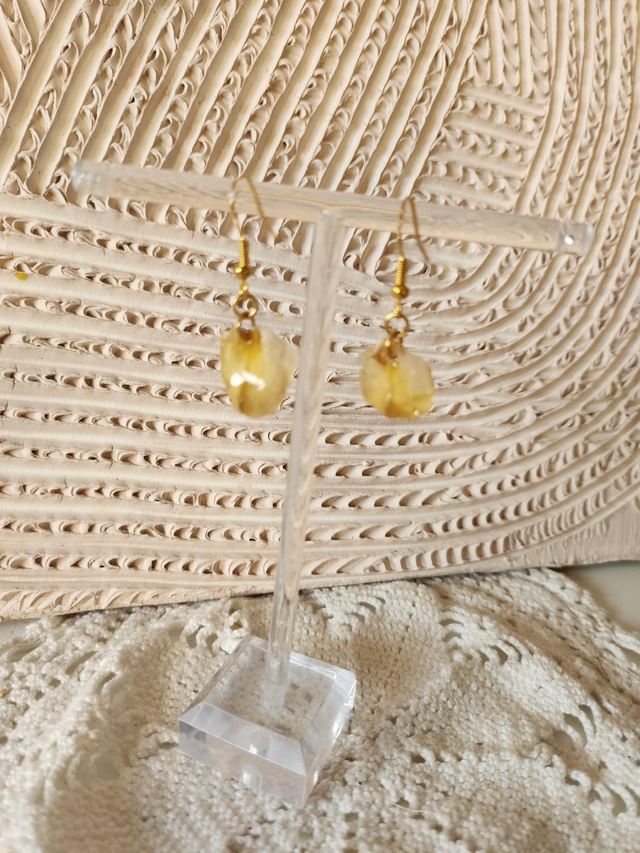 Boucles d'oreilles fleurs de genet résine 