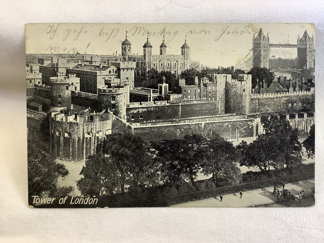 Tower of London , The Classical Series Postcard Posted 1913 postcard No. A186 £2.00