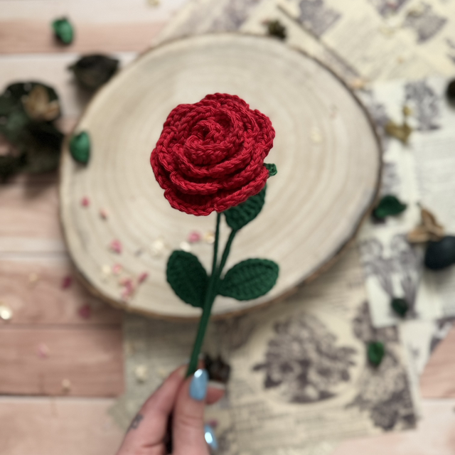Rose et ses feuilles (personnalisable pour créer votre bouquet)