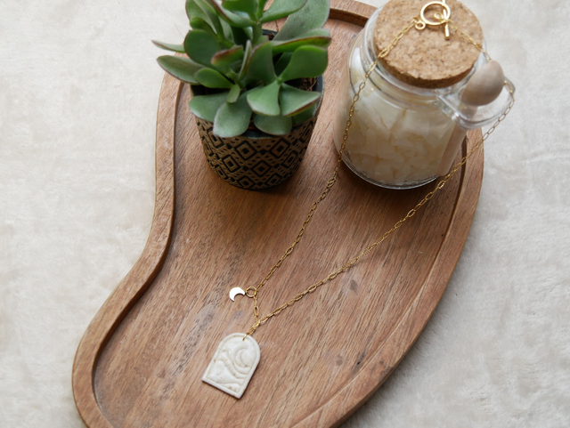Collier Lunae