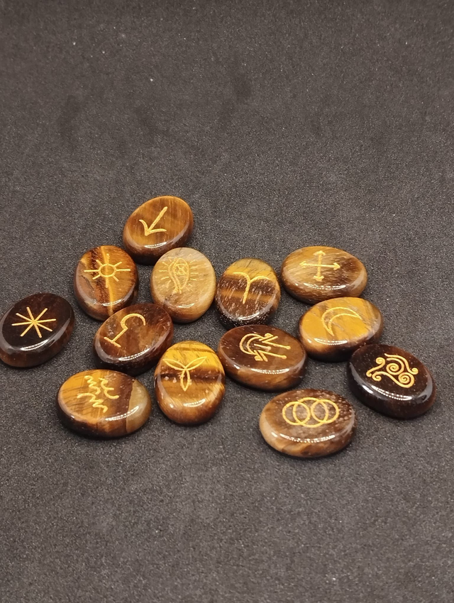 Runes de sorcières en œil de tigre