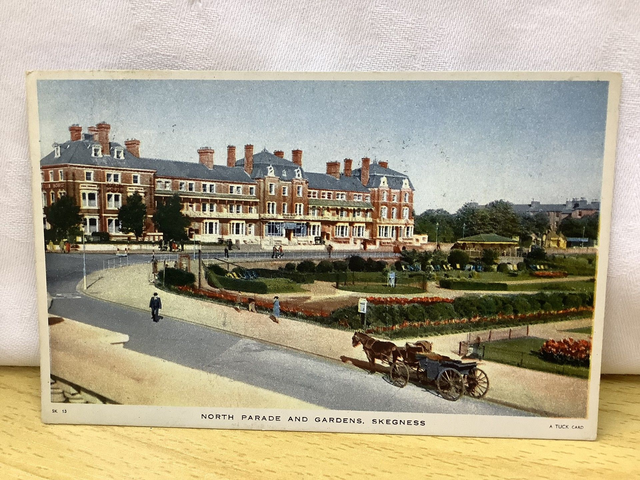 Skegness, North Parade and Gardens, Lincolnshire Posted 1950 Raphael Tuck & Sons Our Ref No. R729 £2.50