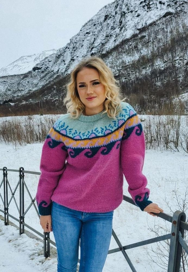 Kviljo Polar Sweater Kit - Col 04 (Dark Pink Vams) - Wool & Pattern - Linka Neumann