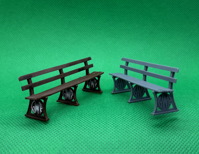 7mm scale / 0 Gauge GWR station seat 'button' end