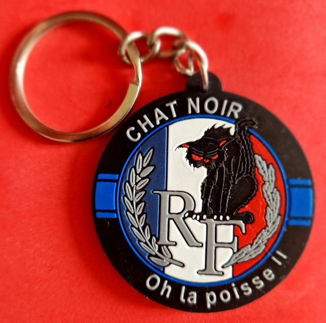 Porte-clés chat noir la poisse