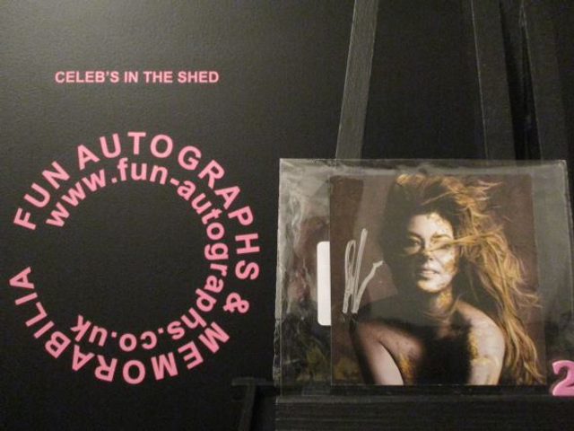 Shania Twain Authentic Autographed Art Card (2)