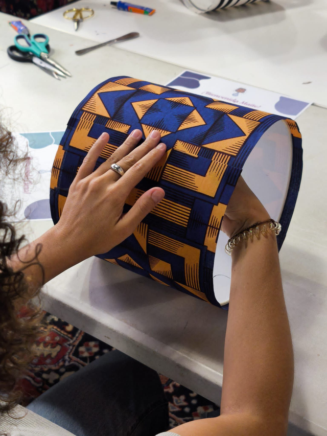 Taller “Crea tu pantalla de tela” – Total 60 €