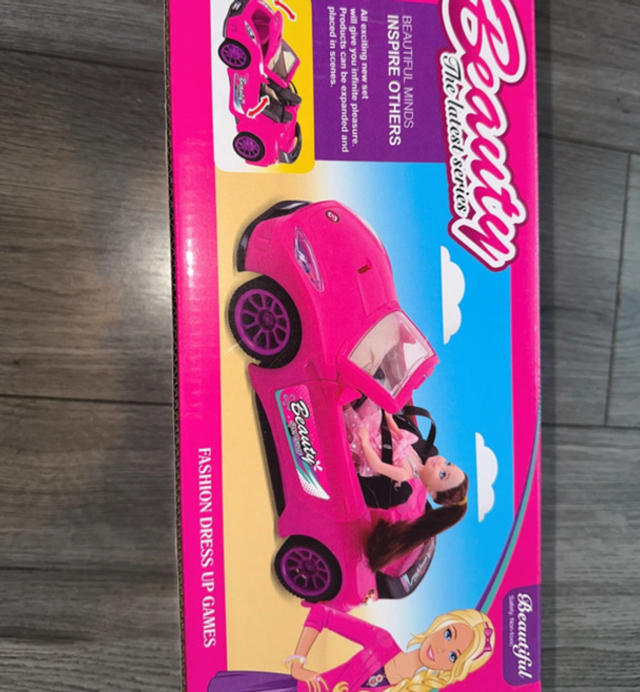 iFunLong Doll &amp; Convertible Car Playset