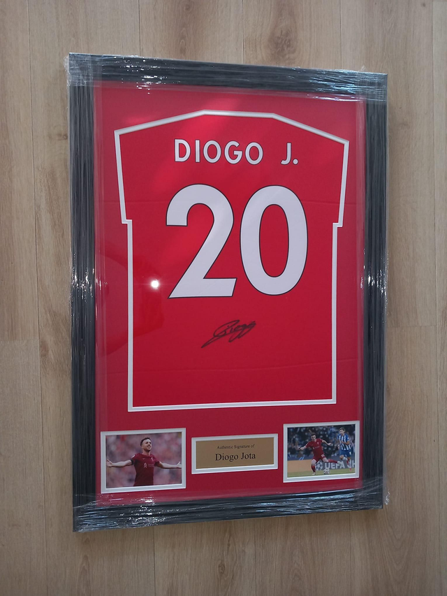Gesigneerd shirt Diogo Jota 
