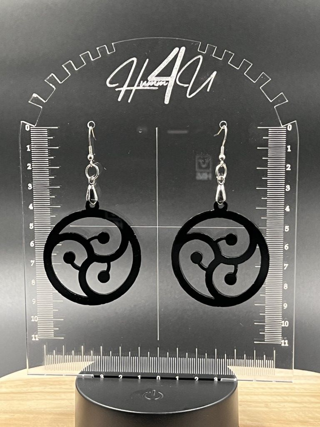 Oorbellen met  BDSM symbool rond