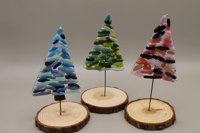 Free Standing Christmas Tree, decoration 4 - 5" Tall