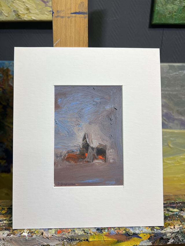 Fragment 509 „Abend über dem Land“ von Rostyslav Voronko, Öl auf Karton, 2024 – abstrakte Landschaft mit Abendhimmel in Blau und Orange.