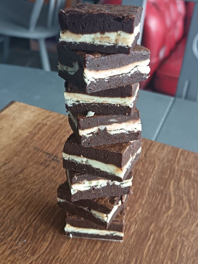 Assorted mixed box of 6 or 8 Brownies.