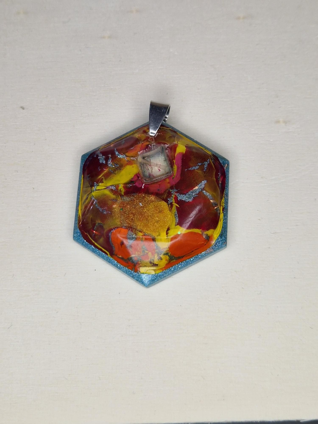Orgonite, pendentif / 060