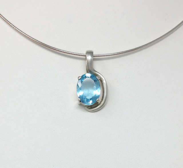 PENDENTIF CABOCHON FACETTE DE TOPAZE CERTI DE QUATRE GRIFFES D&#039;ARGENT MASSIF VENDU SANS CHAINE - 2340