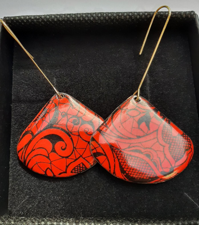 Boucles d&#039;oreilles Gingko Rouges et Noires