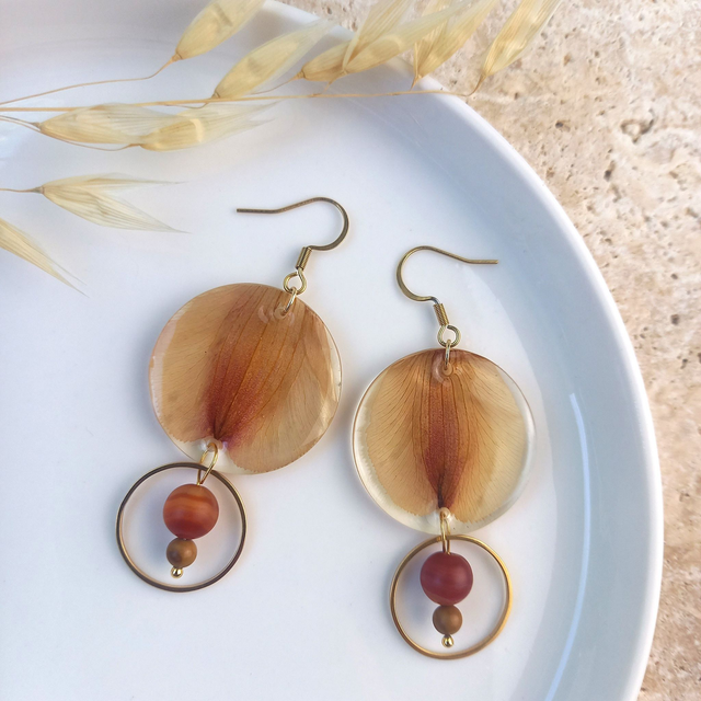 Boucles d'oreilles ∙ doré Fleurs séchées et perles de Cornaline et Jaspe Alstromeria 