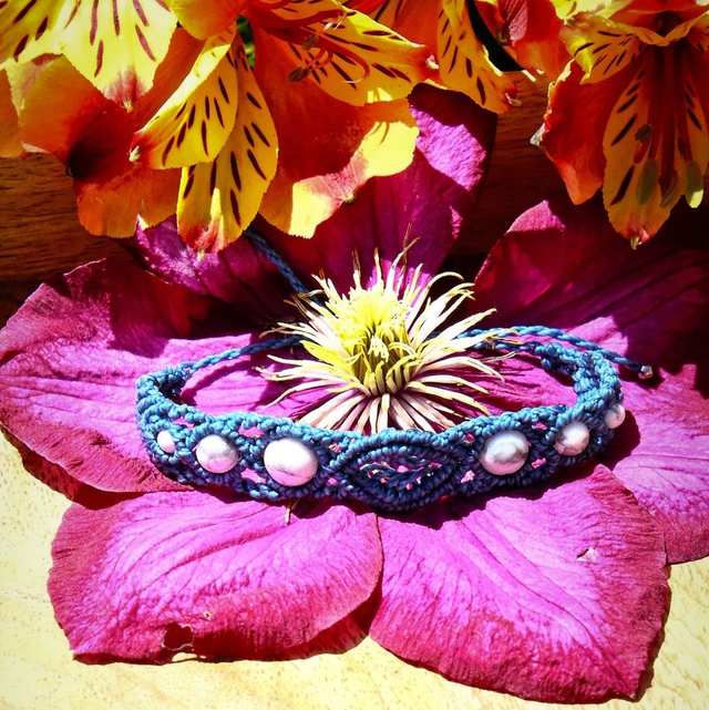 Bracelet "Fleur de Lune" Howlite