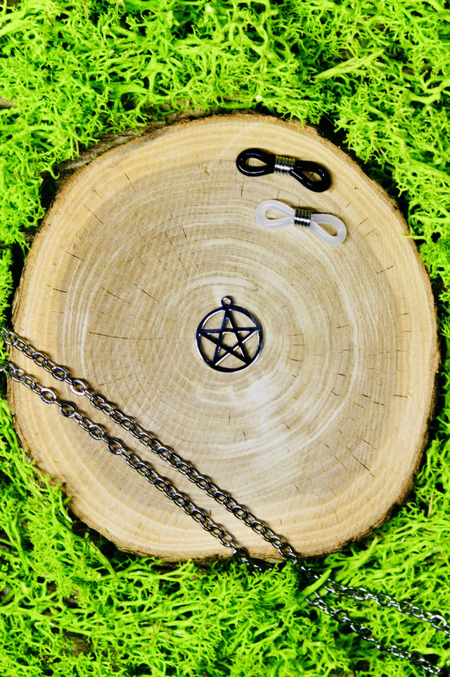 Chaine de lunettes intemporelle argentée personnalisée Pentacle