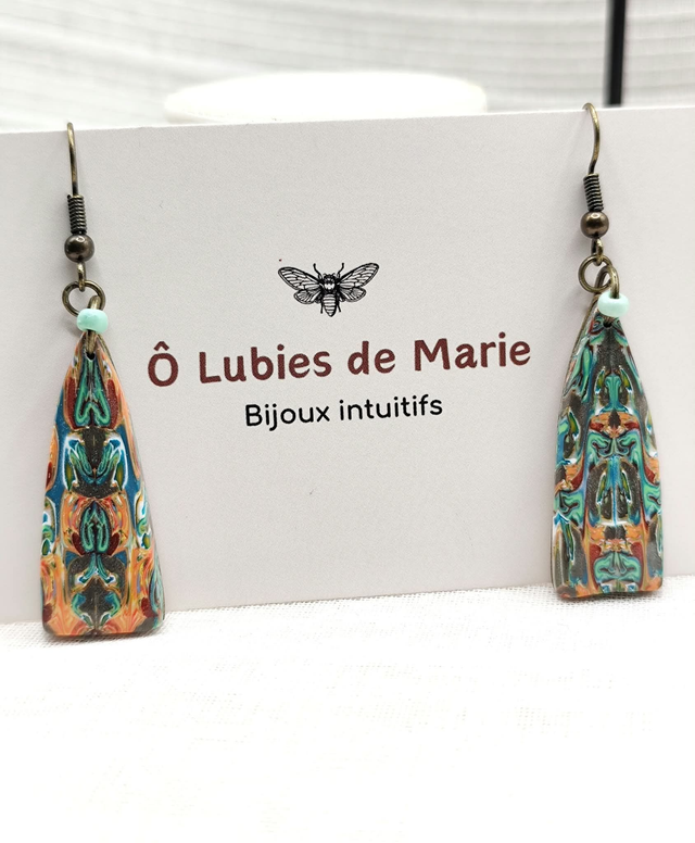 Boucles d’oreilles Échos des cigales – Bijoux artisanaux en argile polymère