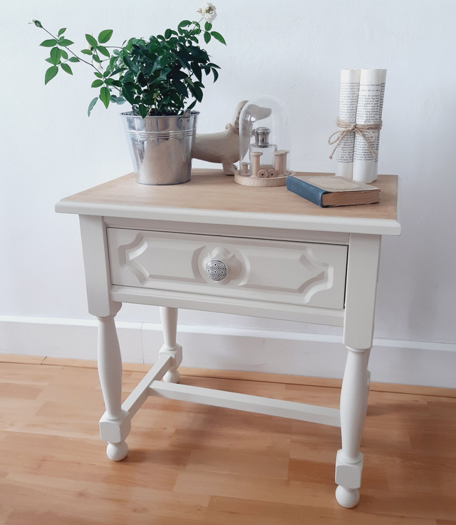 MEUBLE D’APPOINT CLASSIQUE CHIC 