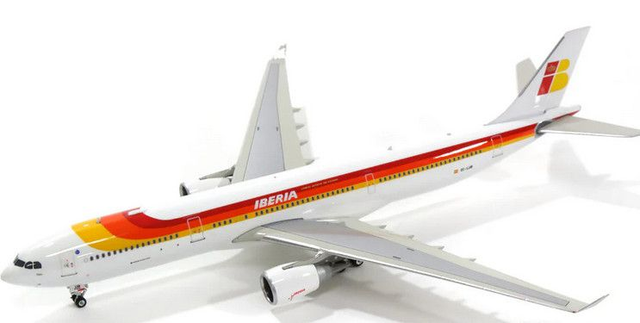 1/400 Airbus A330-300 Iberia EC-LUB
