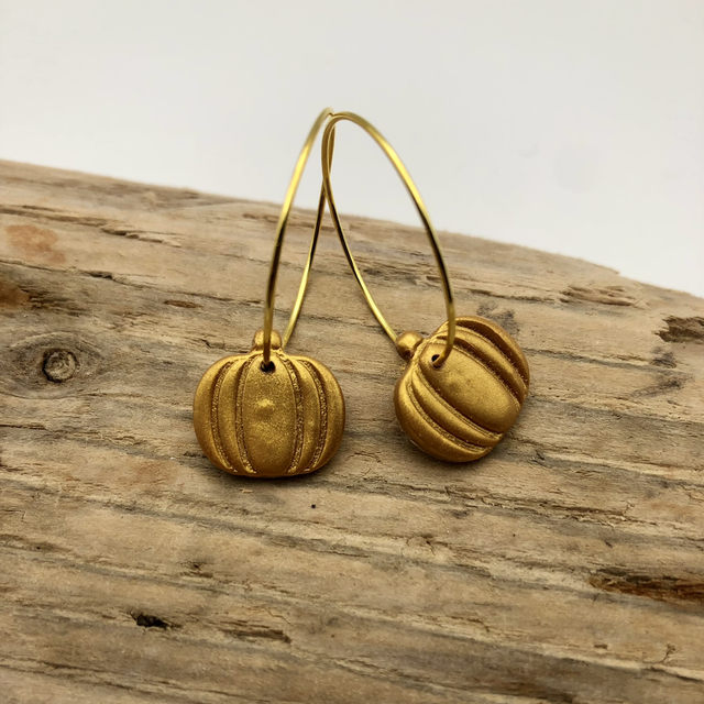 Gold shimmer small pumpkins