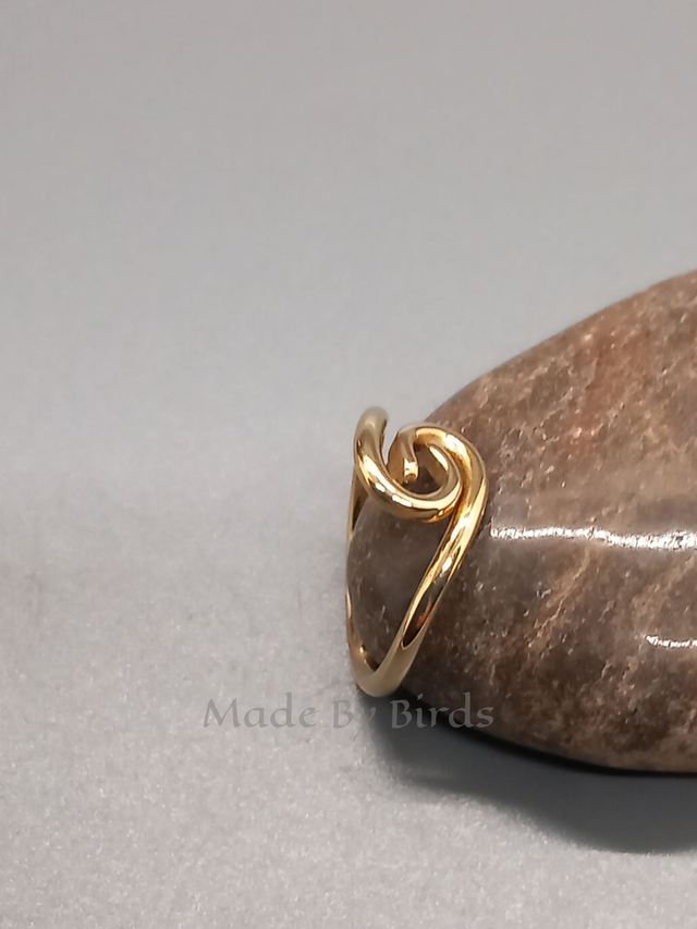Rolling Swirl Brass Ring
