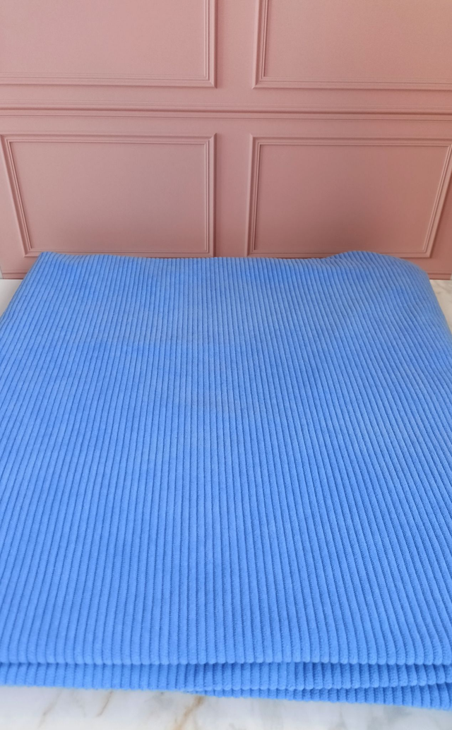 Velours côtelé bleu ciel