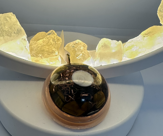 Orgon’it n*7 (taille moyenne) œil de tigre 639 Hz