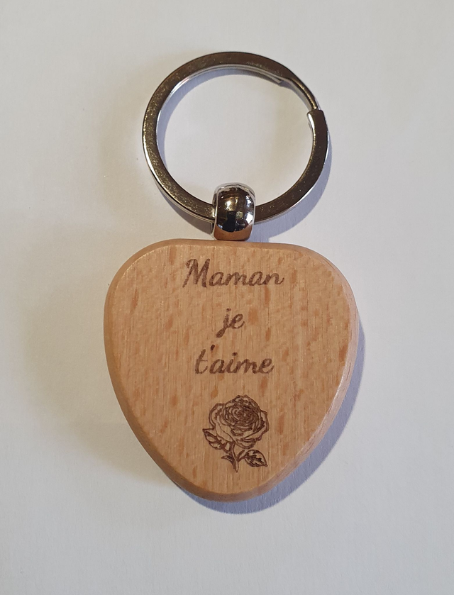 Porte clés en bois "Maman je t aime" forme coeur