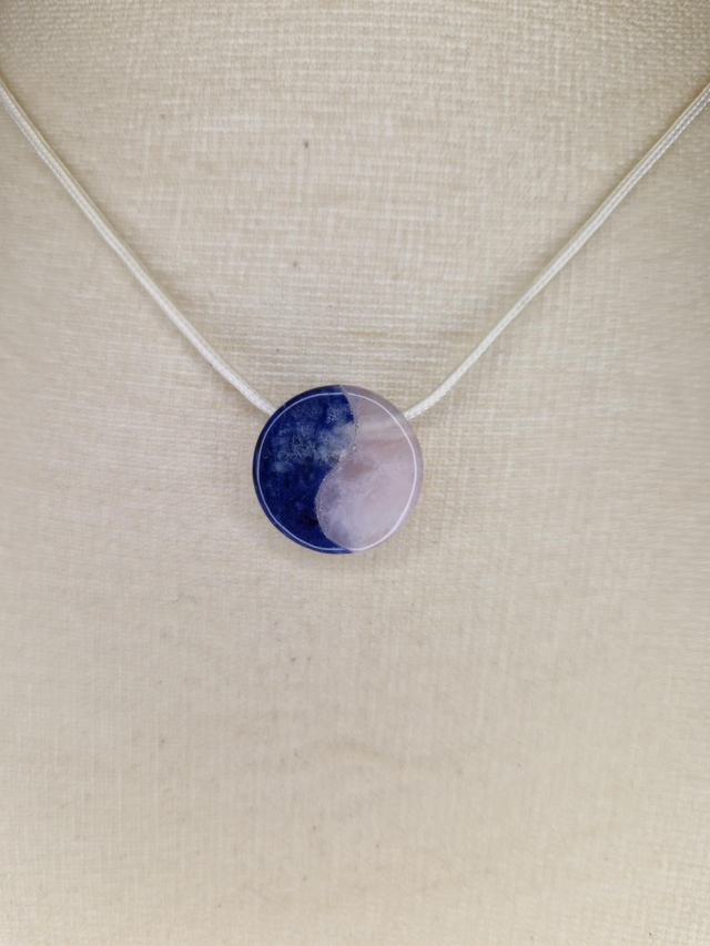 Sodalite, Quartz (Cristal de Roche) / 011