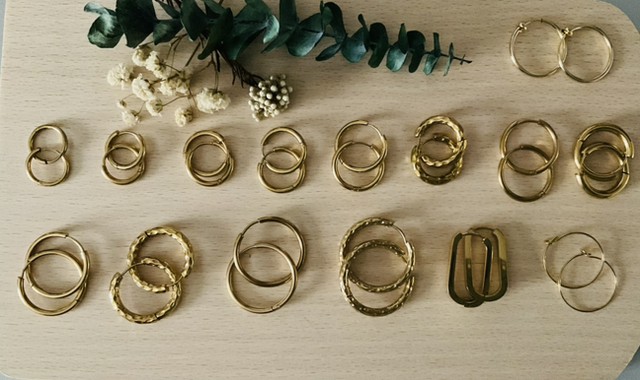 Créoles dorées en acier inoxydable, différents diamètres et  épaisseurs du fil; vendues par paire